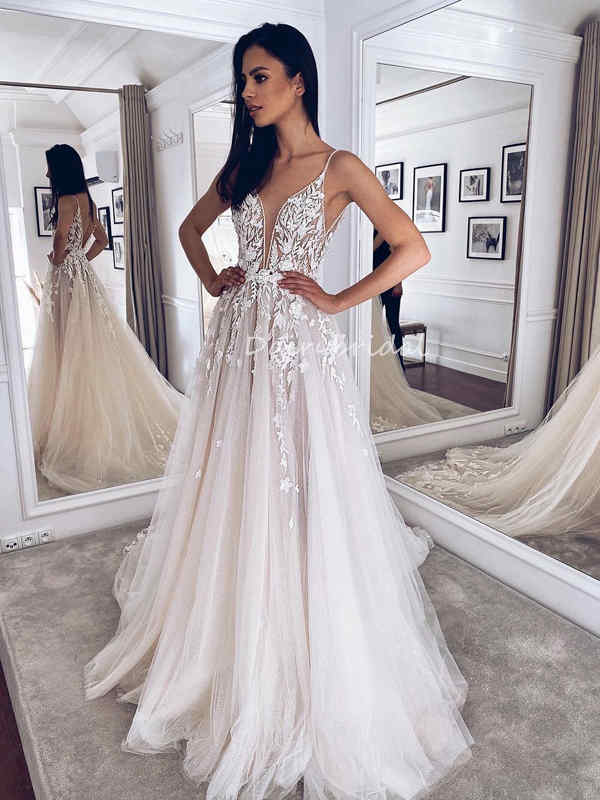 ELECTA | Princess-cut wedding dress | Pronovias Privée