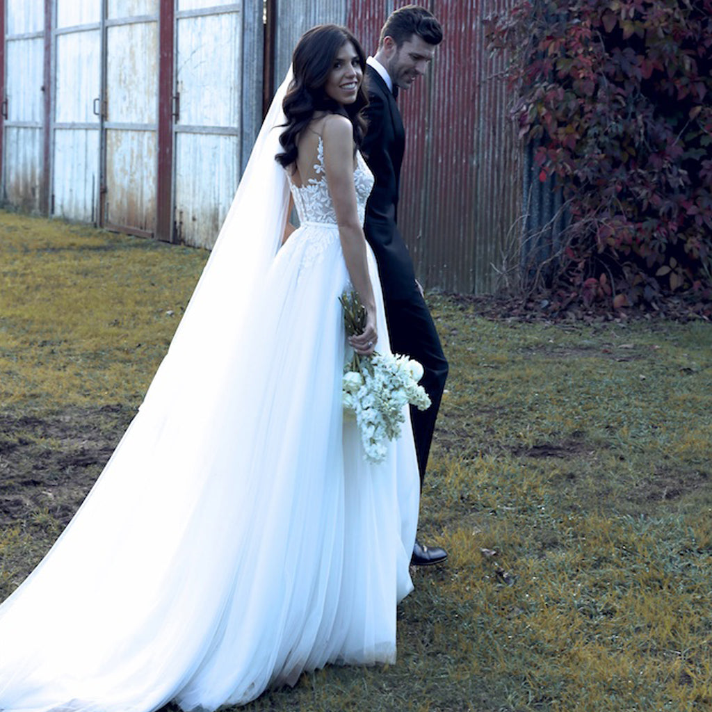 Charming A-Line Tulle Wedding Dress, Elegant Sleeveless Applique Bridal Dress, D1337